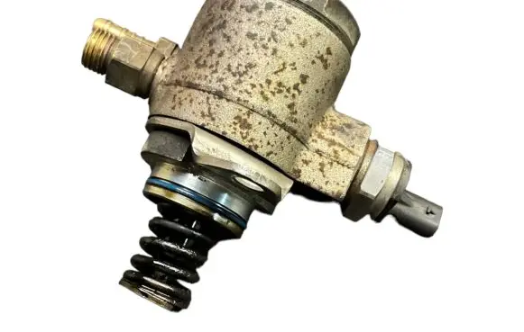 BMW 3 E90 E91 Fuel injection high pressure pump 03C127026P