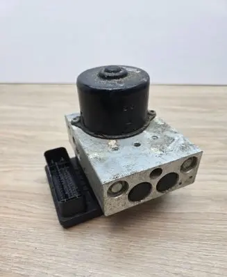 Volvo XC70 ABS Pump 30714956 10092504113 00401396D0