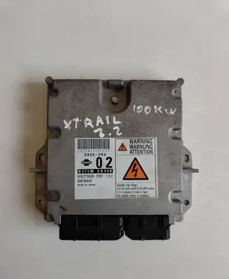 Nissan X-Trail T30 Engine control unit/module 5800295