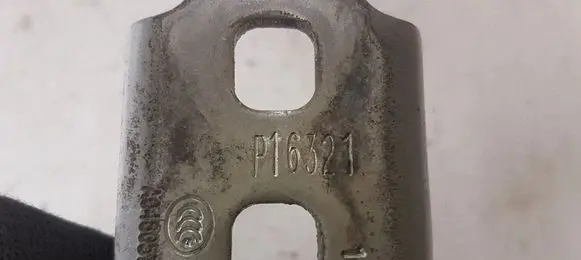 Opel Astra K Front door lower hinge P16321