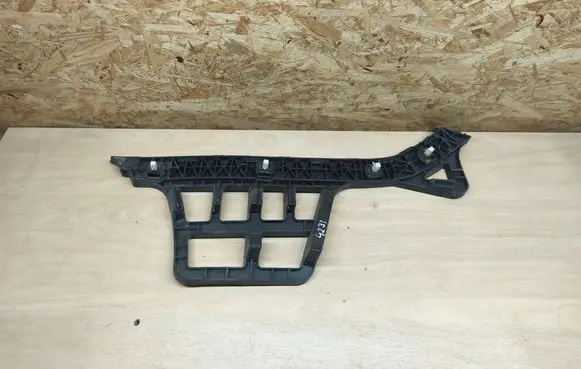 Rear bumper mounting bracket