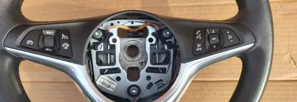 Opel Adam Steering wheel 622359300A 13357746 13102015