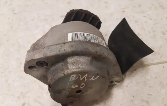 BMW 5 E60 E61 Engine mount bracket RM676987402