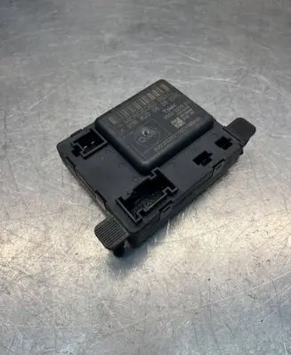 Mercedes-Benz Sprinter W906 Door control unit/module A9068205626