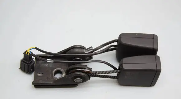 Volkswagen Caddy Middle seatbelt buckle (rear) 651081600B