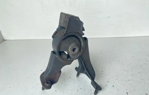 Toyota Avensis T250 Engine mount bracket