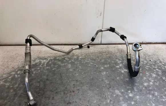 Volkswagen Touran I Air conditioning (A/C) pipe/hose 1T0820743APBILI 1T0820743AP