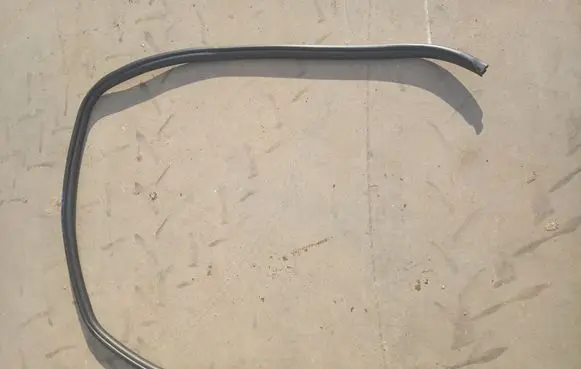 Toyota Yaris Rear door rubber seal (on body) 