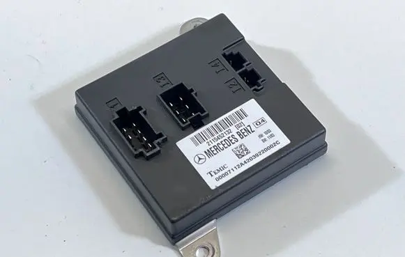 Mercedes-Benz E W211 Comfort/convenience module A2115452132 2115452132