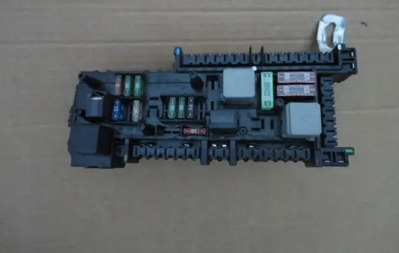 Mercedes-Benz E W212 Fuse box set A2129005101