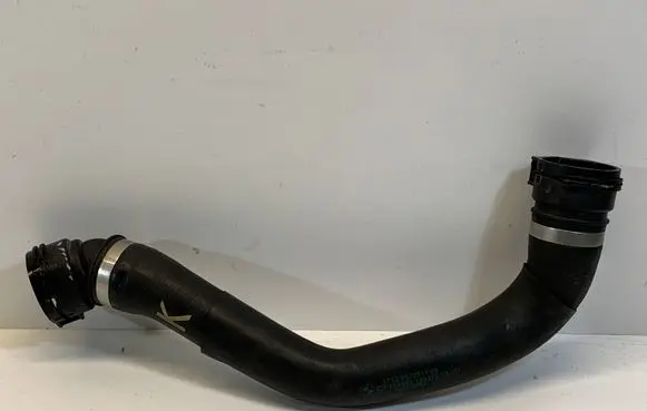 BMW 5 G30 G31 Engine coolant pipe/hose 8572911