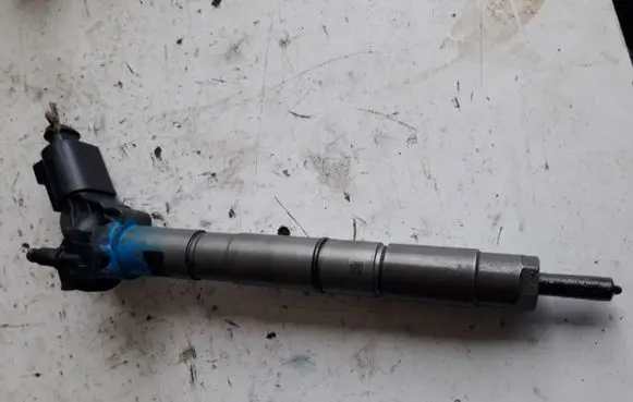Audi A6 S6 C6 4F Fuel injector 059130277S