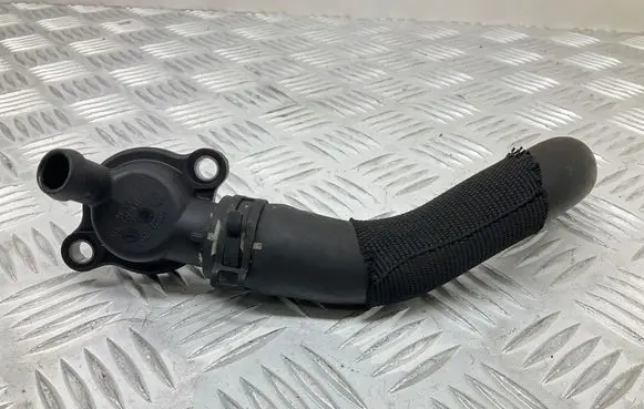 Engine coolant pipe/hose