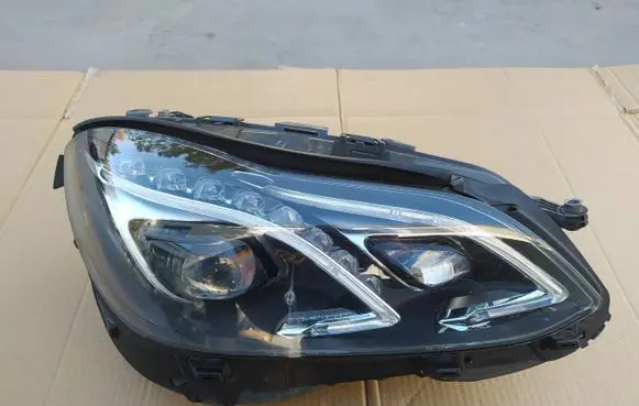 Mercedes-Benz E W212 Headlight/headlamp A2129063203
