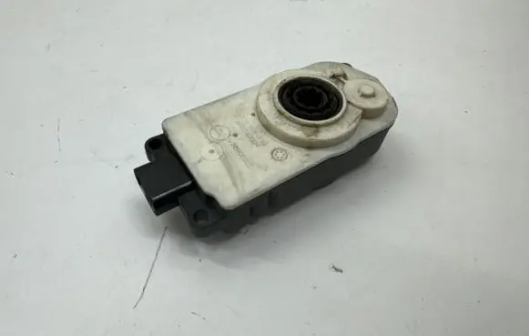 BMW 3 G20 G21 Radiator active air flap actuator 9881645
