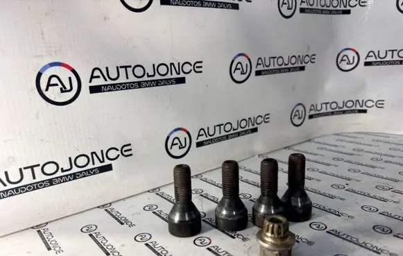 BMW 3 E90 E91 Anti-theft wheel nuts and lock 