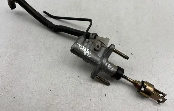 Toyota Corolla Verso E121 Clutch master cylinder 
