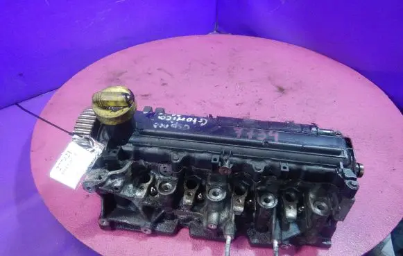 Renault Megane II Engine head 3869FI