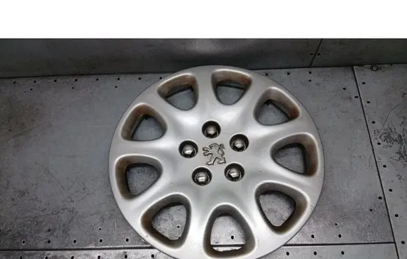 Peugeot 206 CC R17 wheel hub/cap/trim 9633955577