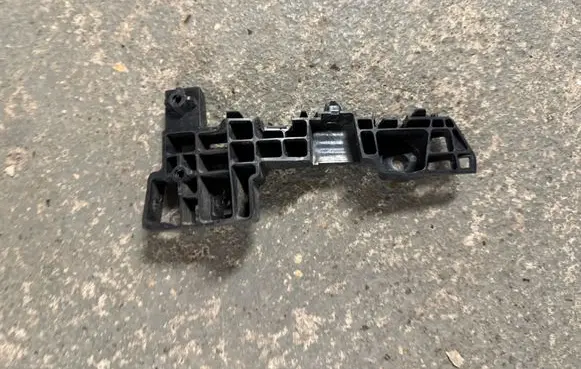Suzuki SX4 S-Cross Rear bumper mounting bracket 7173161M0
