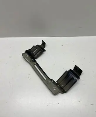 Audi Q8 Fender mounting bracket 4m8821432