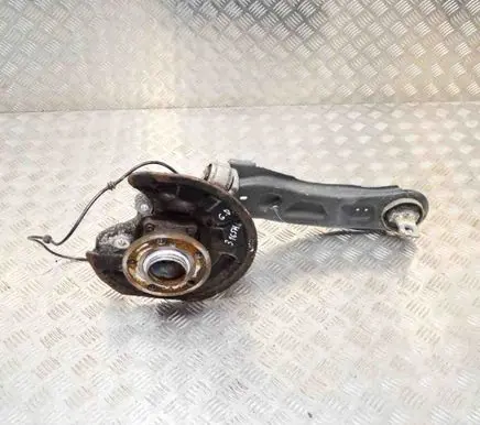 Mercedes-Benz A W176 Rear wheel hub A2464230520 A2460406