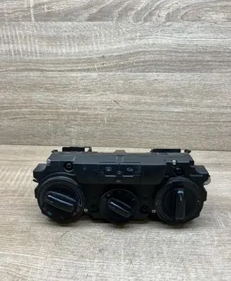 Skoda Octavia Mk2 (1Z) Climate control unit U74358110 05S9A2