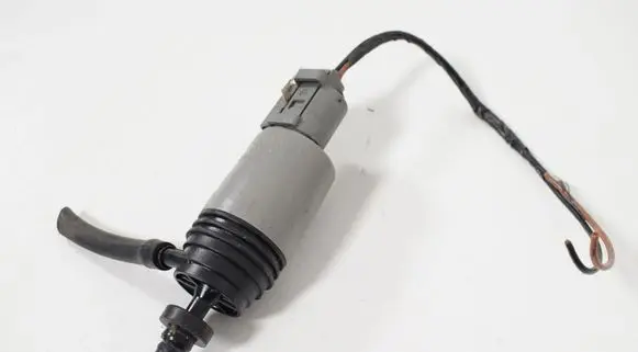 BMW 3 E92 E93 Windscreen/windshield washer pump 6934159