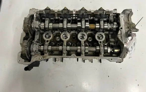 Peugeot 508 Engine head 9822246110