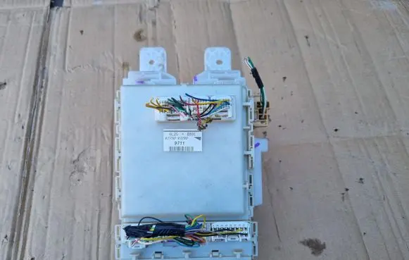 Toyota Prius (XW20) Fuse box set 8273047290 ITA