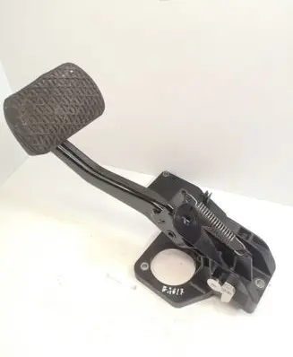 Mercedes-Benz A W169 Brake pedal A1692901401 1232910082