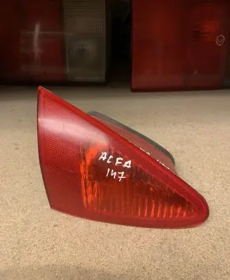 Alfa Romeo 147 Tailgate rear/tail lights 46556346