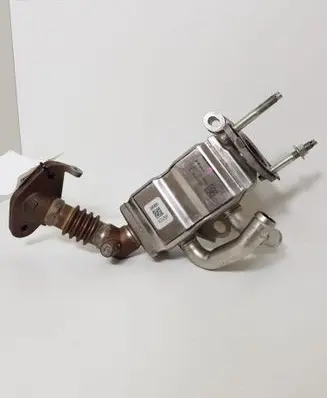 Nissan Rogue EGR valve cooler 147356RR0A 6RR0A42126A