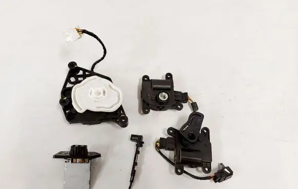 KIA Rio Heater blower motor/fan resistor H4073-0890