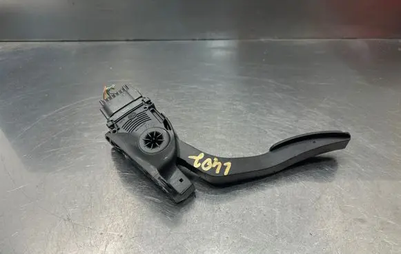 Ford Fiesta Accelerator throttle pedal 8V219F836AA 03092008 6PV00951700