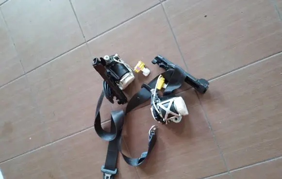 Volkswagen Jetta V Front seatbelt