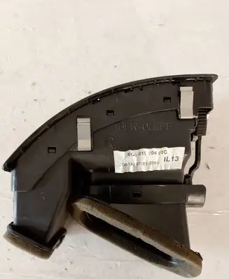 Volkswagen Polo IV 9N3 Dash center air vent grill 6Q081970401C