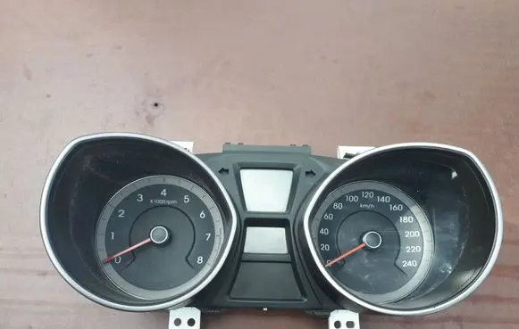 Hyundai i30 Speedometer (instrument cluster) 94003A6235