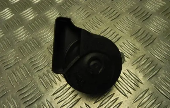 Skoda Fabia Mk3 (NJ) Horn signal 6Q0951107 M2884