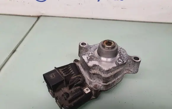 BMW 3 F30 F35 F31 Gearbox-reducer motor 7619778 27607619778 5A371F4
