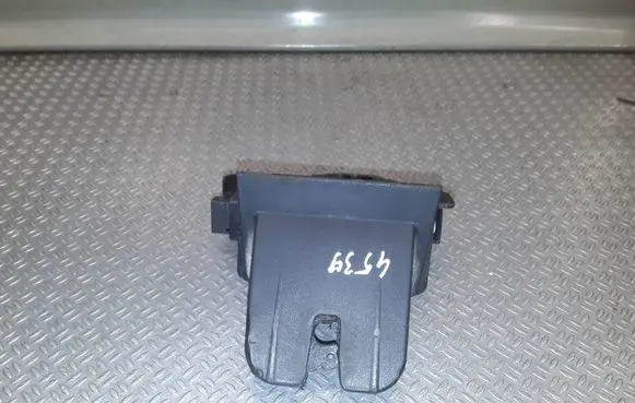 Audi A6 S6 C6 4F Tailgate/trunk/boot lock/catch/latch 8P4827505B