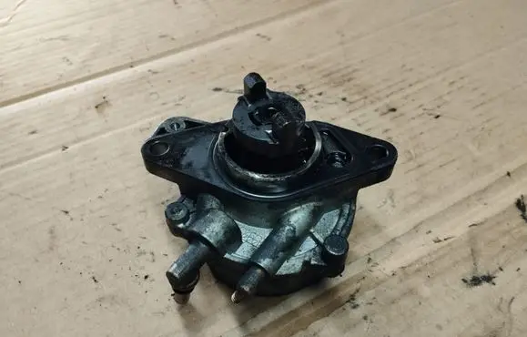 Fiat 500 Vacuum pump 55193232