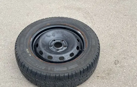 Opel Vivaro R16 spare wheel