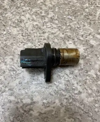 Toyota Avensis T220 Camshaft position sensor 0296000660