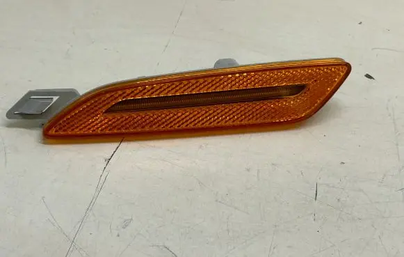 Porsche Cayenne (92A) Front fender indicator light 7P5945127
