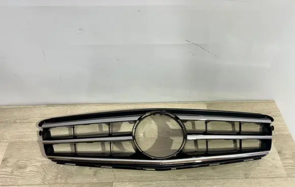 Mercedes-Benz C W204 Front bumper upper radiator grill A2048800023