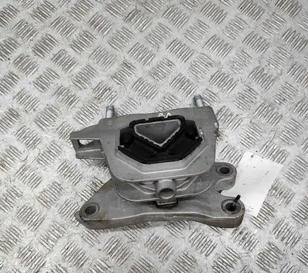 Opel Mokka B Engine mount bracket 9826533880