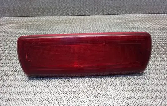 Third/center stoplight