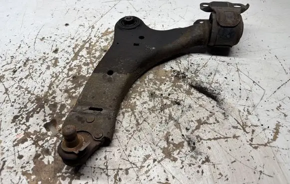 Volvo XC60 Front lower control arm/wishbone