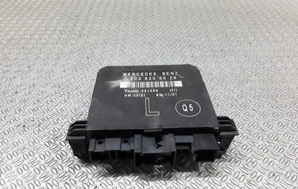 Mercedes-Benz C W203 Door control unit/module 2038206526
